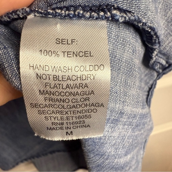 Easel Womens Denim Jean Chambray Short Sleeved Oversized Blouse, Size Medium GUC - Picture 5 of 7